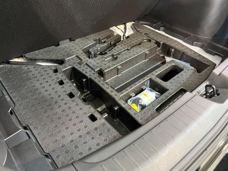 2024 Nissan Aura 6AA-FE13 (UW-6aaa082190f74)[14]