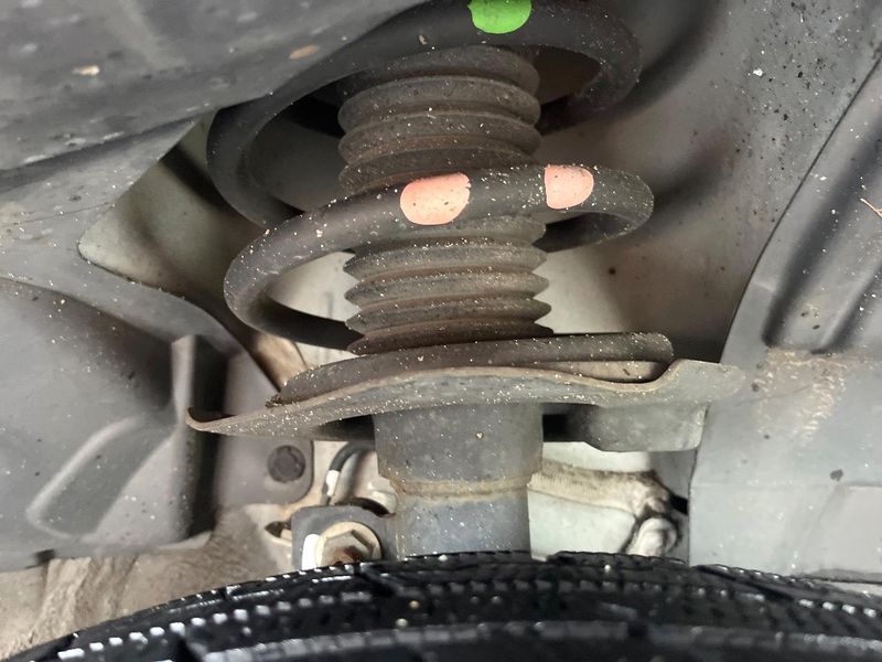 2017 Nissan Serena DAA-GFC27 (UW-6aaa0840064e1)[22]