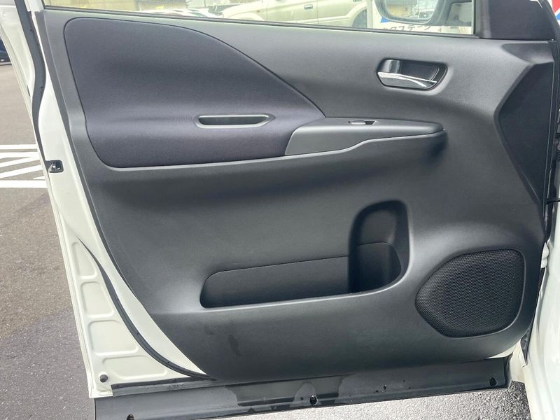 2017 Nissan Serena DAA-GFC27 (UW-6aaa0840064e1)[29]