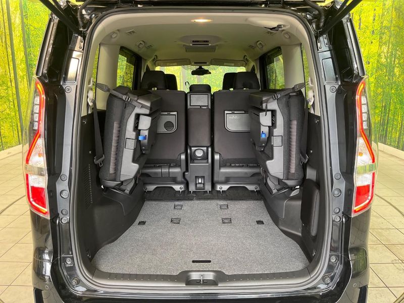 2019 Nissan Serena DAA-GFC27 (UW-6aaa08459522f)[22]