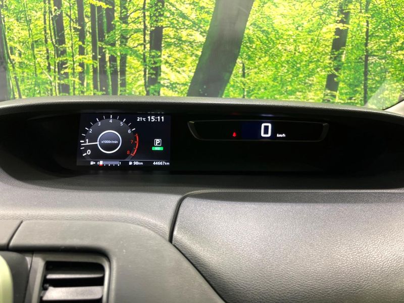 2016 Nissan Serena DAA-GFNC27 (UW-6aaa08501e7a7)[23]