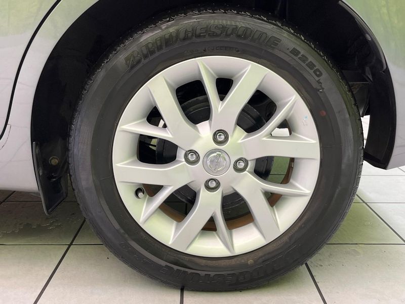 2018 Nissan Note DAA-HE12 (UW-6aaa088d5b4dc)[16]