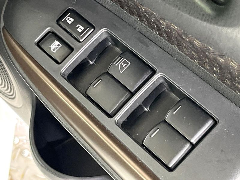 2018 Nissan Note DAA-HE12 (UW-6aaa088db2922)[21]
