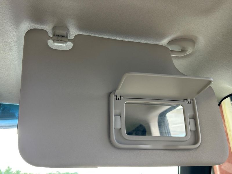 2017 Honda N-BOX CUSTOM DBA-JF1 (UW-6aaa08d359911)[5]