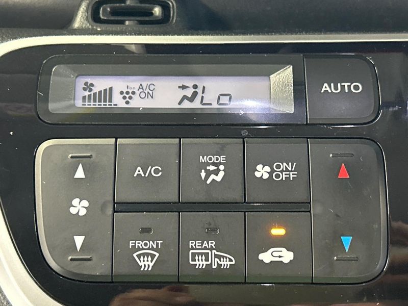 2017 Honda N-BOX CUSTOM DBA-JF1 (UW-6aaa08d359911)[8]