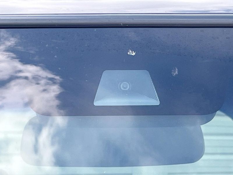 2018 Honda N-BOX CUSTOM DBA-JF3 (UW-6aaa08da44546)[4]