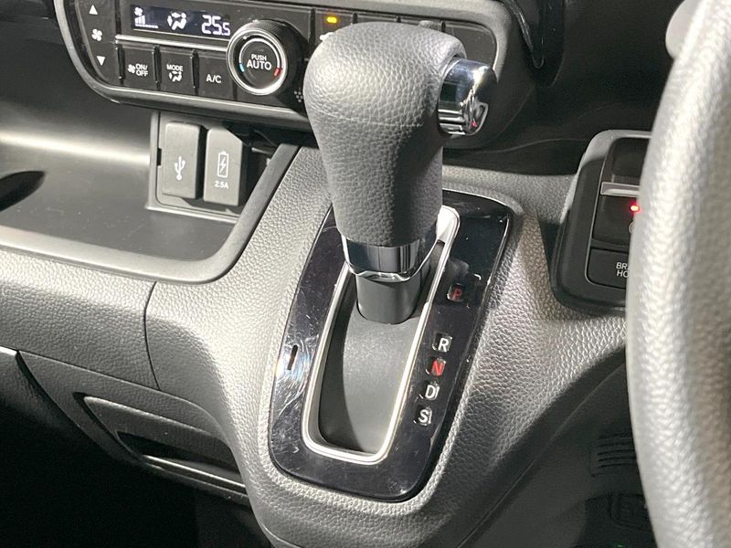 2023 Honda N-BOX CUSTOM 6BA-JF3 (UW-6aaa08f99fb94)[28]
