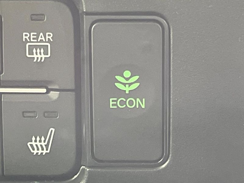 2025 Honda N-BOX CUSTOM 6BA-JF5 (UW-6aaa0906f3e01)[18]