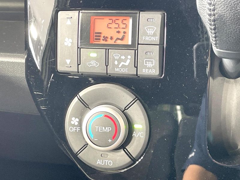 2019 Toyota Pixis Mega DBA-LA700A (UW-6aaa09878f59b)[15]