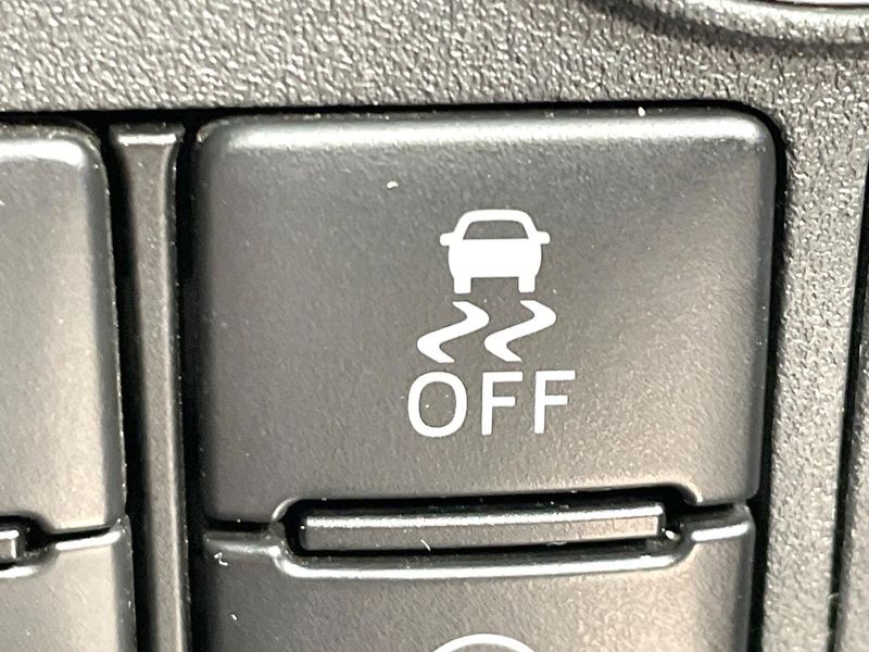 2019 Toyota Pixis Mega DBA-LA700A (UW-6aaa09878f59b)[22]