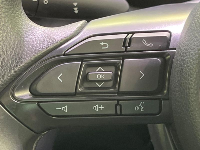 2021 Toyota Yaris Cross 5BA-MXPB10 (UW-6aaa0a4471bd4)[25]