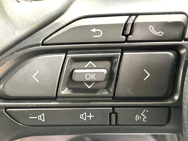 2021 Toyota Yaris Cross 6AA-MXPJ10 (UW-6aaa0a4abc6ff)[14]