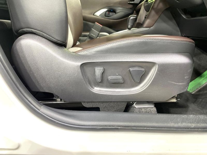 2021 Toyota Yaris Cross 6AA-MXPJ10 (UW-6aaa0a4d63b1b)[22]