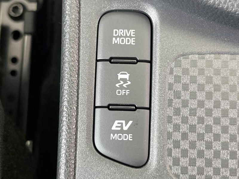 2025 Toyota Yaris Cross 6AA-MXPJ10 (UW-6aaa0a55b03ca)[26]