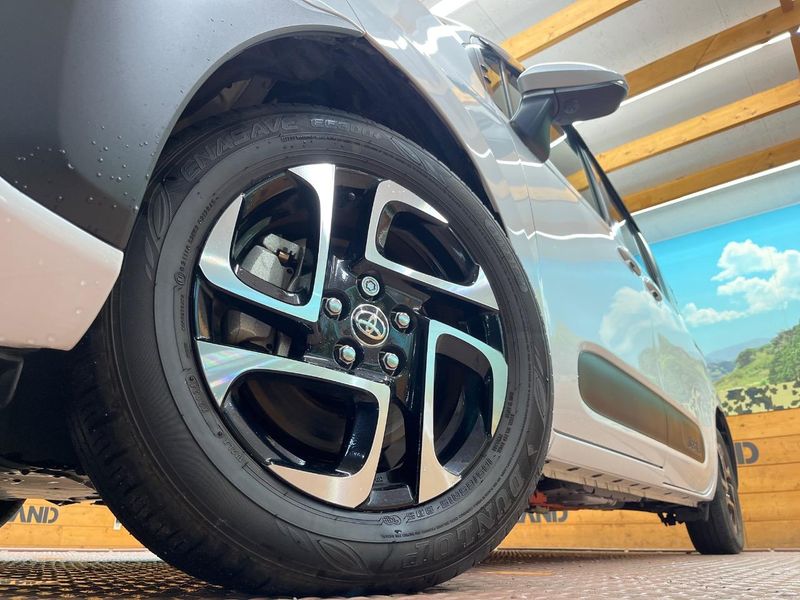 2024 Toyota Sienta 6AA-MXPL10G (UW-6aaa0a654f0bb)[13]