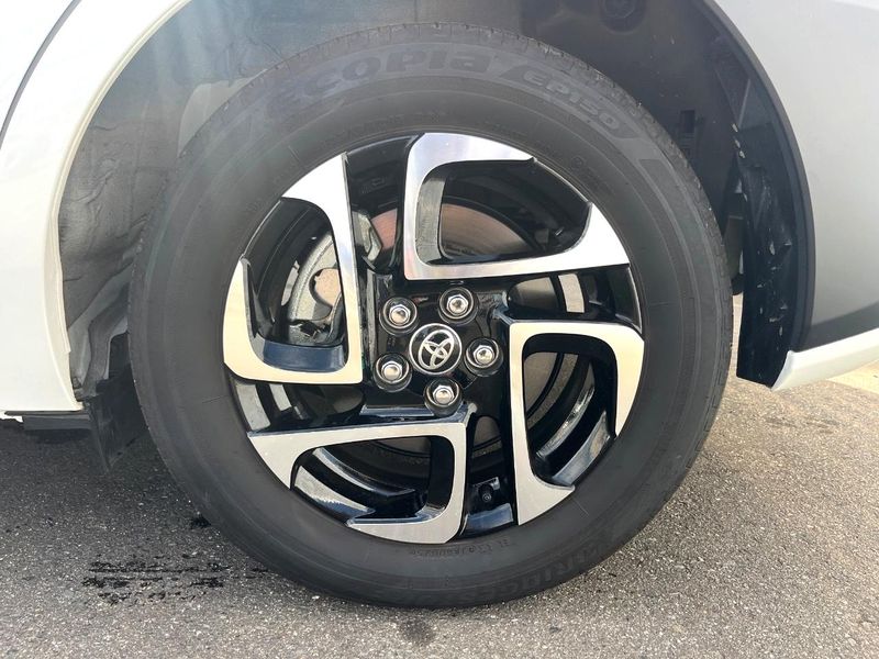 2025 Toyota Sienta 6AA-MXPL10G (UW-6aaa0a66b3bea)[8]