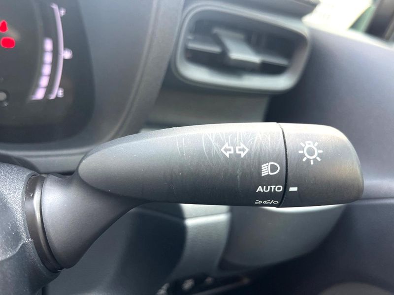2025 Toyota Sienta 6AA-MXPL10G (UW-6aaa0a66b3bea)[25]