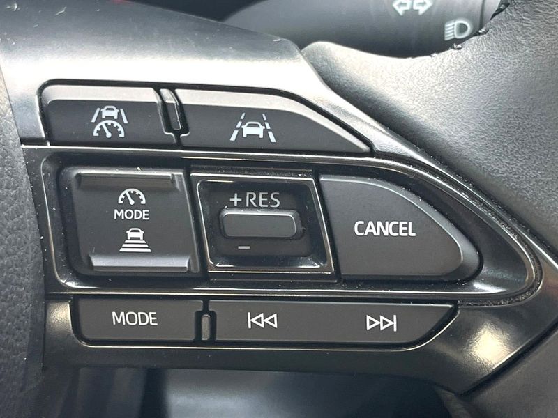 2025 Toyota Sienta 6AA-MXPL10G (UW-6aaa0a66b3bea)[23]
