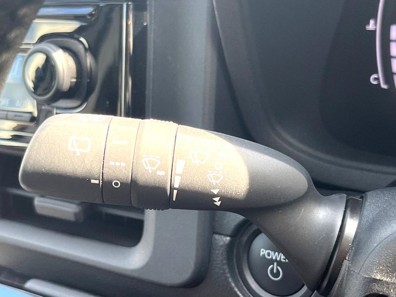 2025 Toyota Sienta 6AA-MXPL10G (UW-6aaa0a66b3bea)[26]