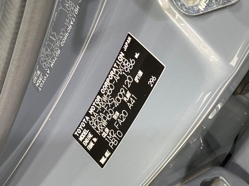 2023 Toyota Prius 6AA-MXWH60 (UW-6aaa0a7c764c0)[1]