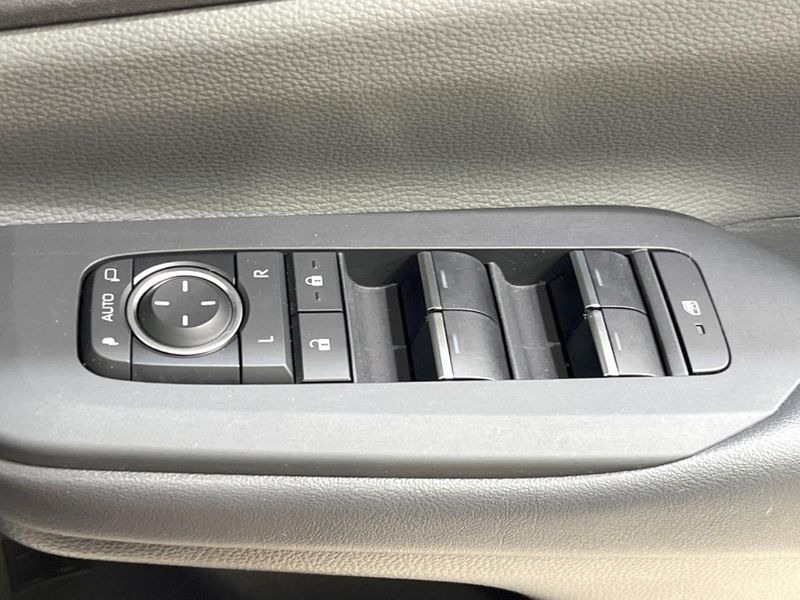 2023 Toyota Prius 6AA-MXWH60 (UW-6aaa0a7c764c0)[7]
