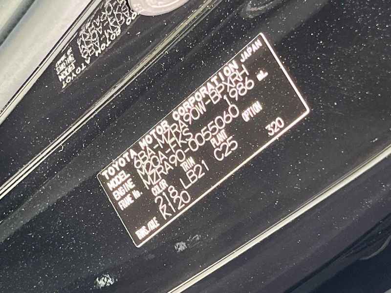 2023 Toyota Voxy 6BA-MZRA90W (UW-6aaa0a8c47e39)[1]