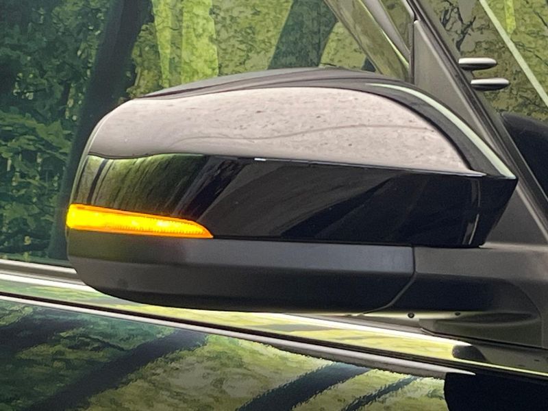 2023 Toyota Voxy 6BA-MZRA90W (UW-6aaa0a8e4d1a7)[13]
