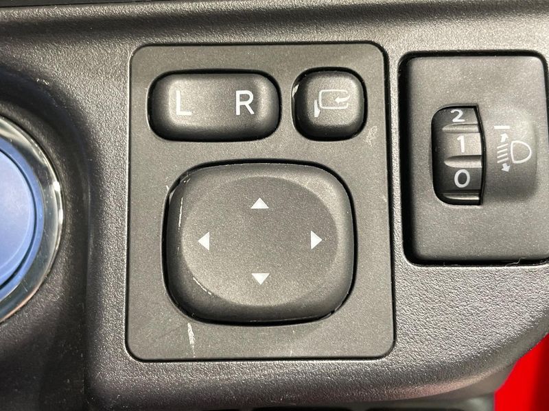 2019 Toyota Aqua DAA-NHP10 (UW-6aaa0a9ce8ff3)[23]