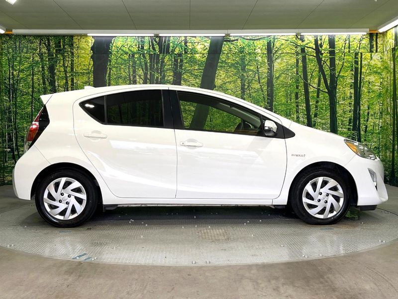 2015 Toyota Aqua DAA-NHP10 (UW-6aaa0aa15ebda)[8]