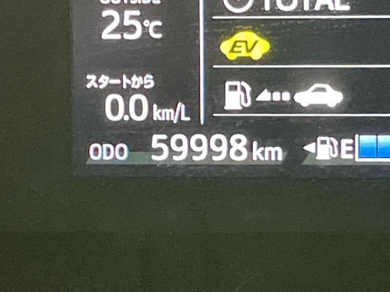2018 Toyota Aqua DAA-NHP10H (UW-6aaa0aa8332cb)[2]