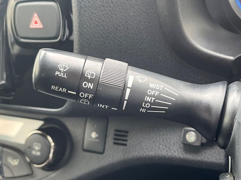 2017 Toyota Vitz DAA-NHP130 (UW-6aaa0aaae7366)[14]