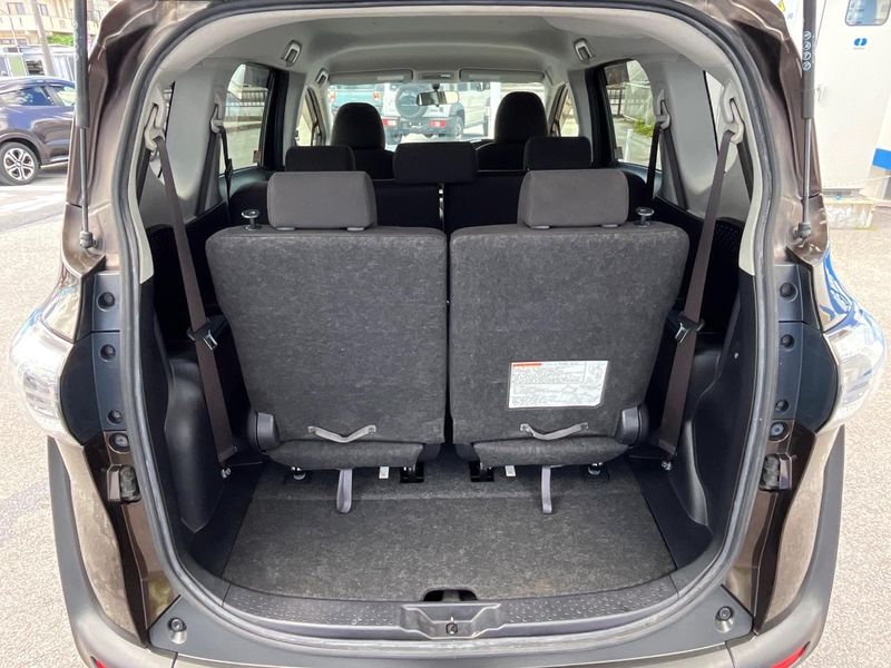 2016 Toyota Sienta DBA-NSP170G (UW-6aaa0ab311ac5)[26]