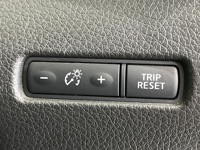 2014 Nissan X-Trail DBA-NT32 (UW-6aaa0abade68f)[22]