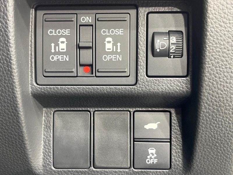 2023 Honda Step Wagon 6AA-RP8 (UW-6aaa0ad2c8103)[17]