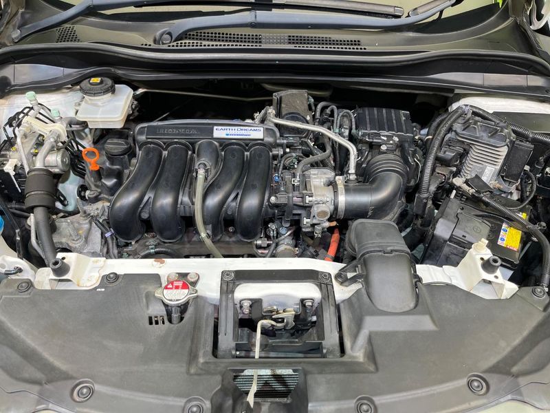 2013 Honda Vezel DAA-RU3 (UW-6aaa0ad692986)[4]