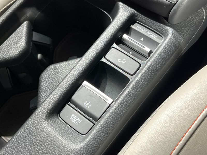 2021 Honda Vezel 6AA-RV5 (UW-6aaa0adfd8c5a)[16]