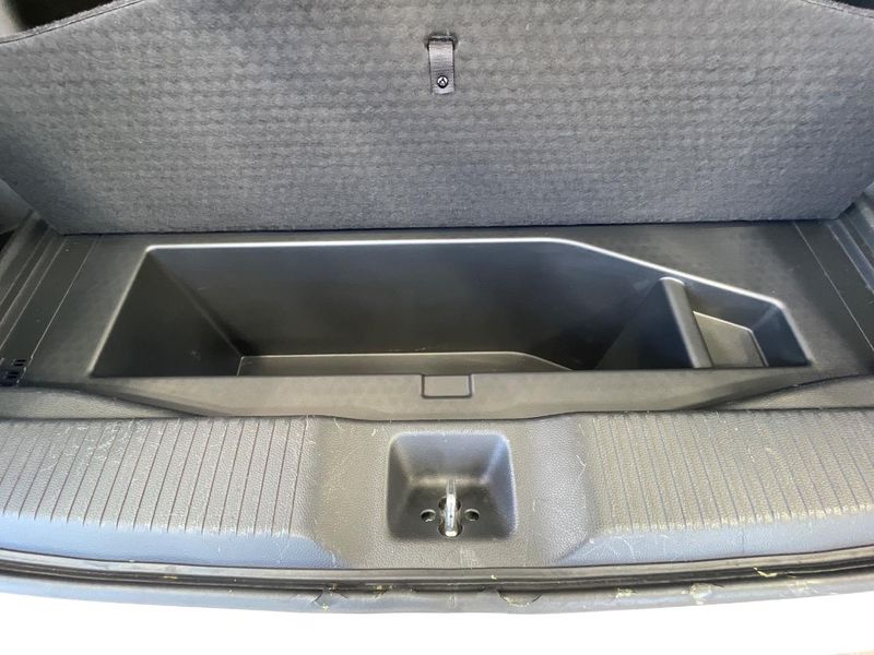 2022 Honda Vezel 6AA-RV5 (UW-6aaa0ae34465a)[27]