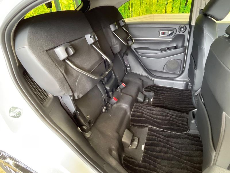 2022 Honda Vezel 6AA-RV5 (UW-6aaa0ae41ee6e)[13]