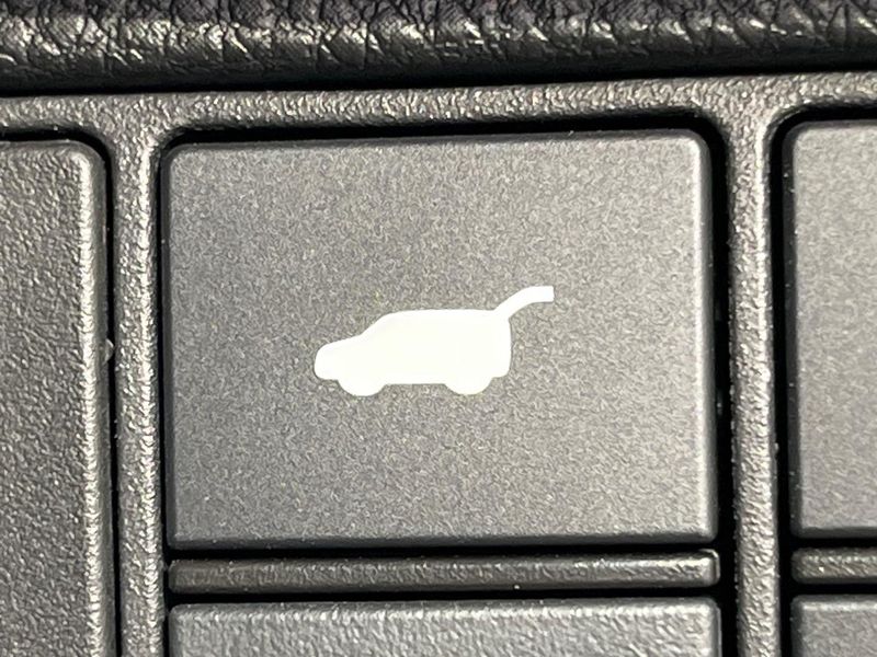 2022 Honda Vezel 6AA-RV5 (UW-6aaa0ae41ee6e)[19]
