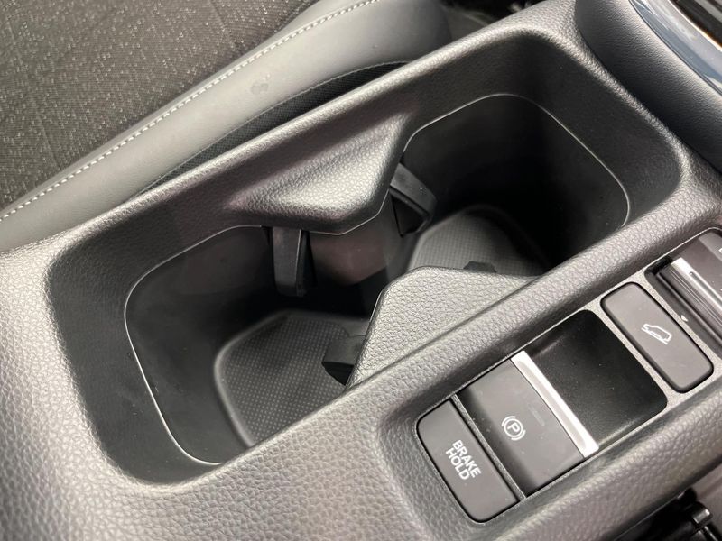 2022 Honda Vezel 6AA-RV5 (UW-6aaa0ae41ee6e)[23]