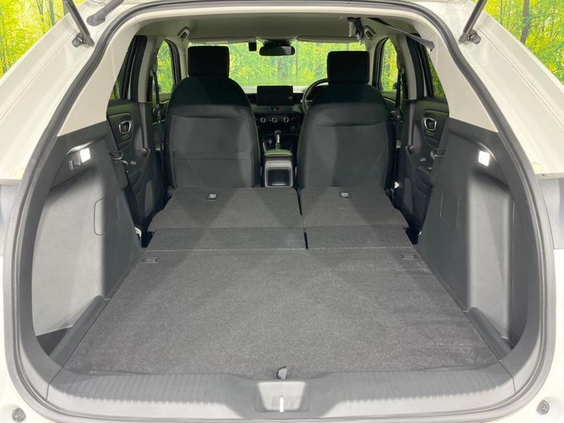 2022 Honda Vezel 6AA-RV5 (UW-6aaa0ae495870)[17]