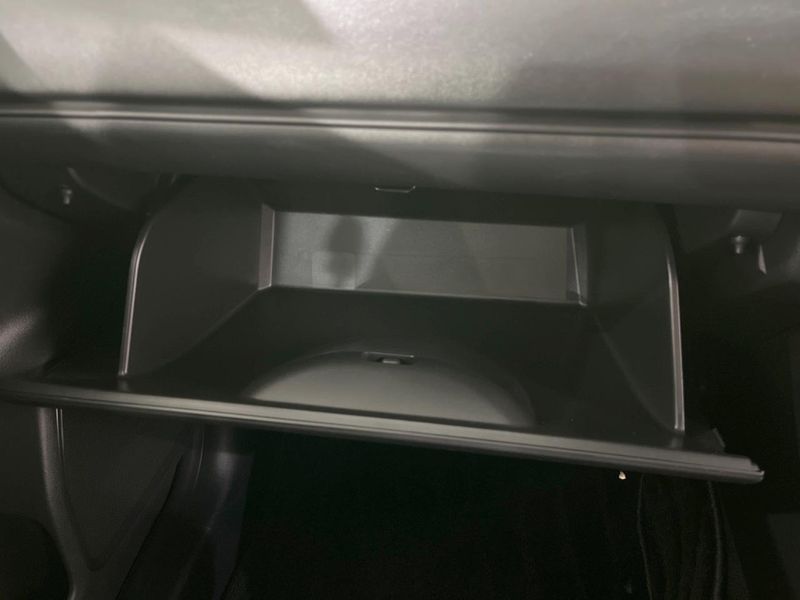 2022 Honda Vezel 6AA-RV5 (UW-6aaa0ae495870)[23]