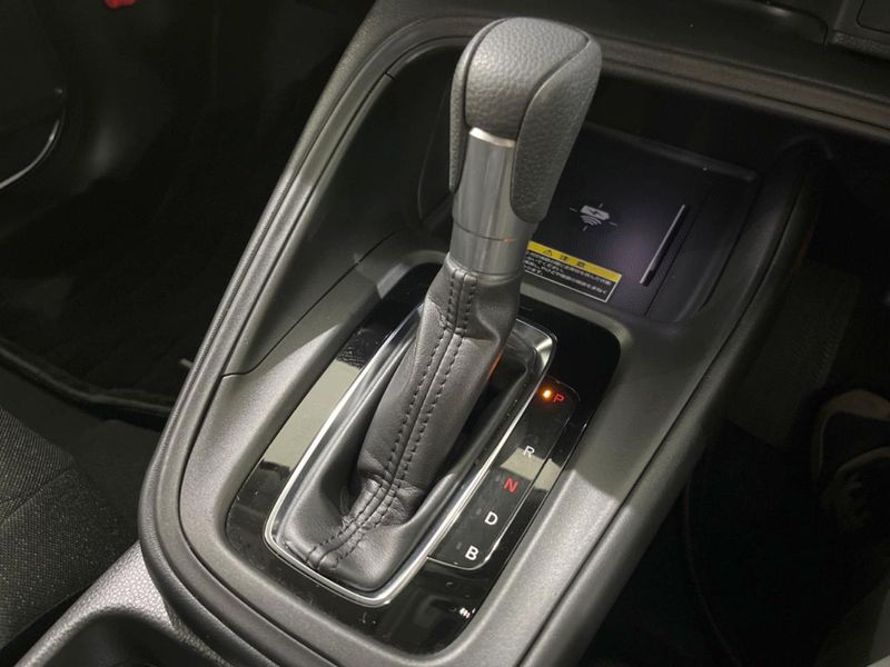 2022 Honda Vezel 6AA-RV5 (UW-6aaa0ae495870)[26]