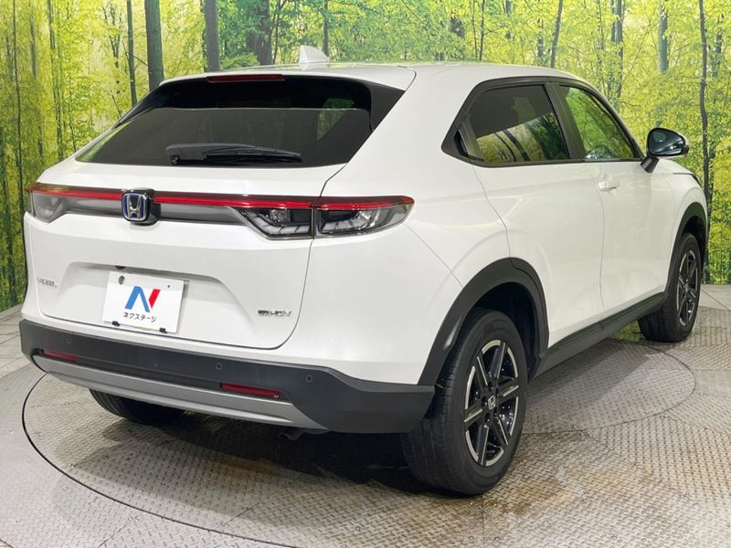 2022 Honda Vezel 6AA-RV5 (UW-6aaa0ae495870)[8]