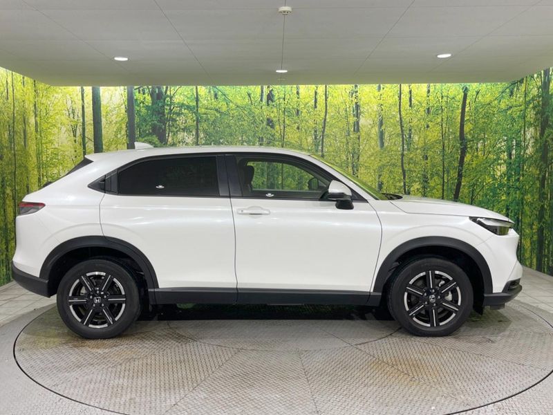 2022 Honda Vezel 6AA-RV5 (UW-6aaa0ae495870)[9]