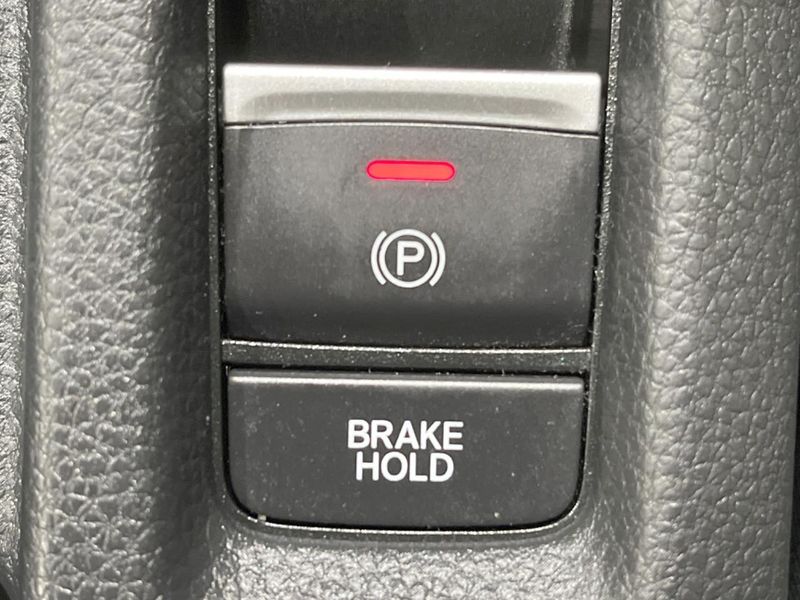 2022 Honda Vezel 6AA-RV5 (UW-6aaa0ae495870)[24]