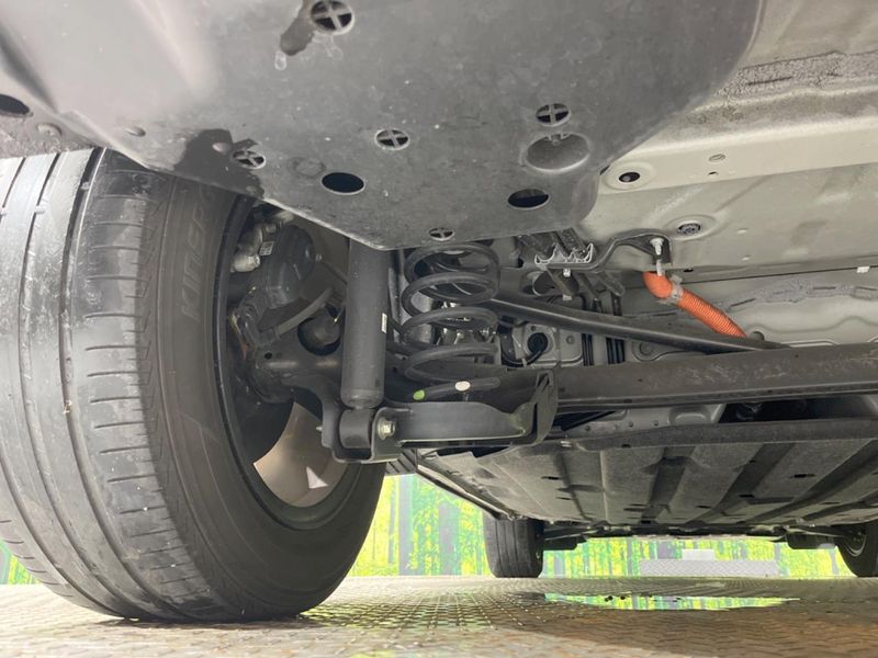 2022 Honda Vezel 6AA-RV5 (UW-6aaa0ae495870)[13]
