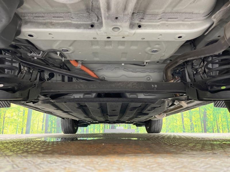 2022 Honda Vezel 6AA-RV5 (UW-6aaa0ae495870)[12]