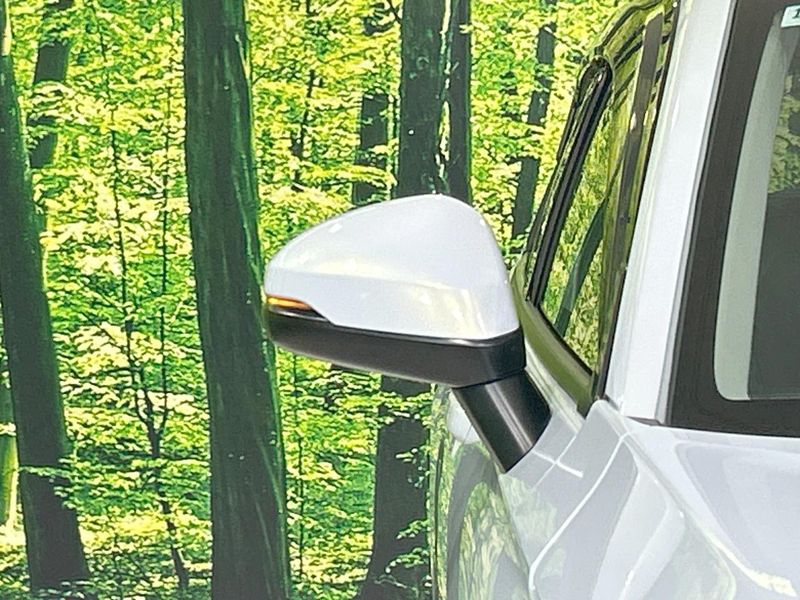 2022 Honda Vezel 6AA-RV5 (UW-6aaa0ae5ce3a7)[17]