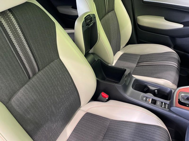 2023 Honda Vezel 6AA-RV5 (UW-6aaa0ae7870c0)[24]